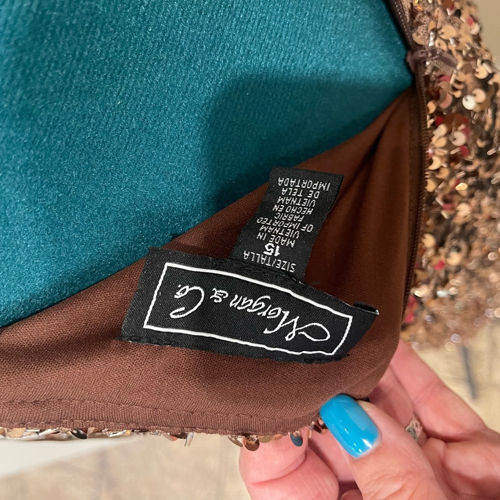 Morgan & Co. Brown Sequin Backless Dress - Picture 4 of 16
